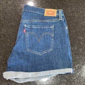 Womens Levi Bermuda shorts